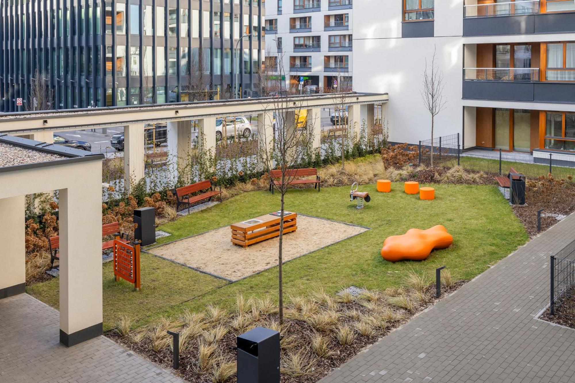 Apartment Three-bedroom Mokotow With Balcony By Renters Warsaw