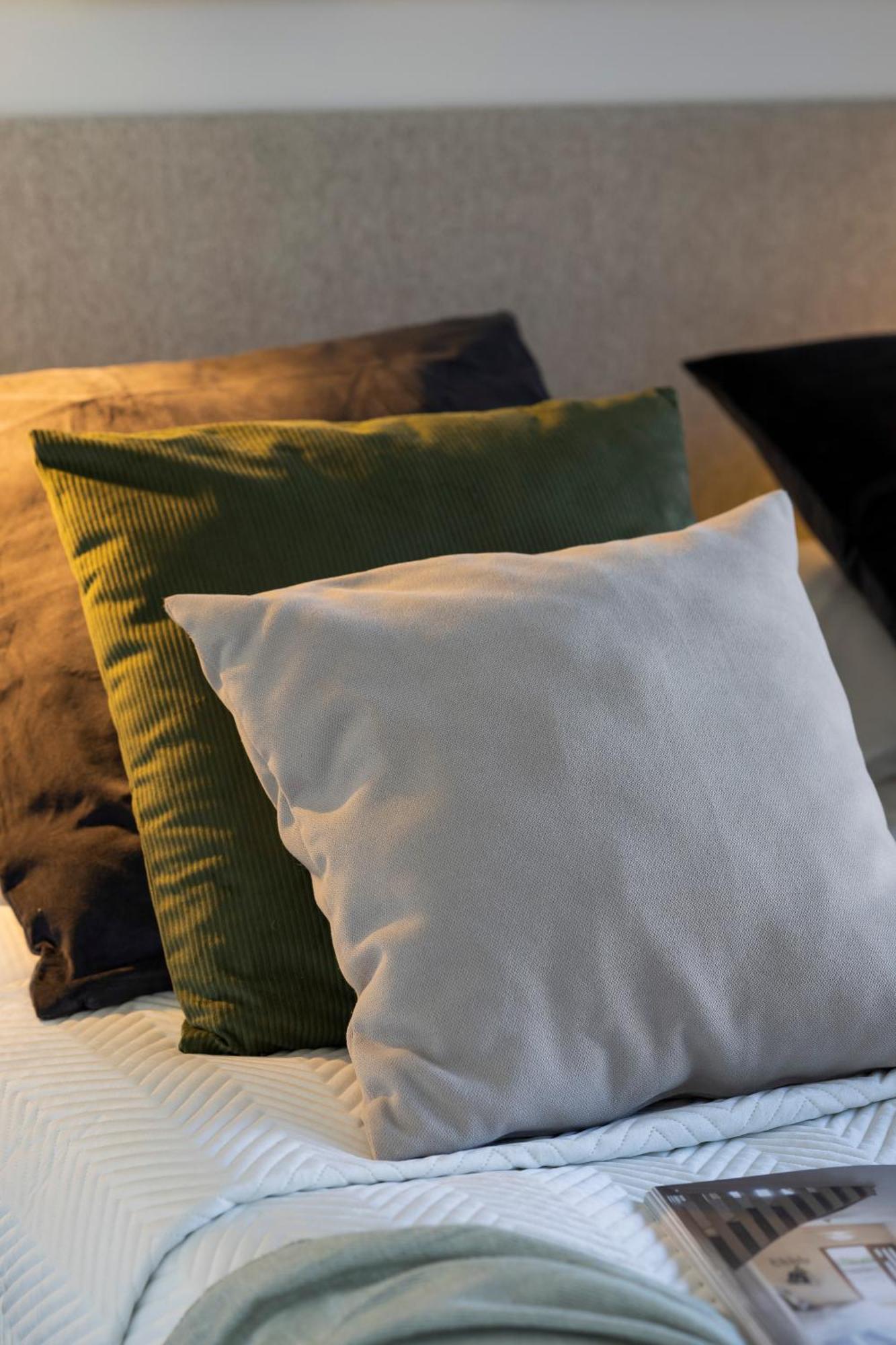 Three-bedroom Mokotow With Balcony By Renters Apartament Warszawa