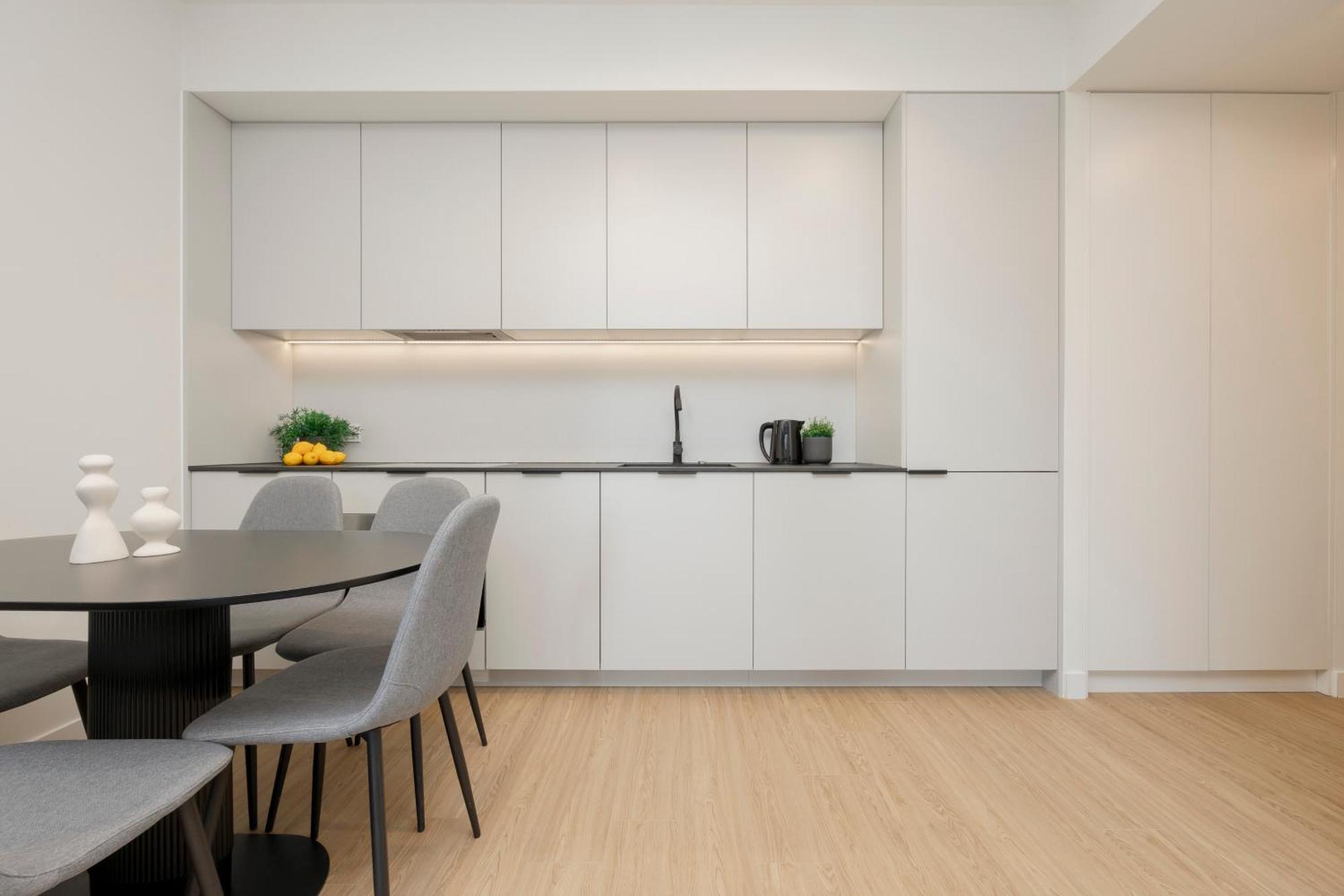 Apartament Three-bedroom Mokotow With Balcony By Renters Warszawa